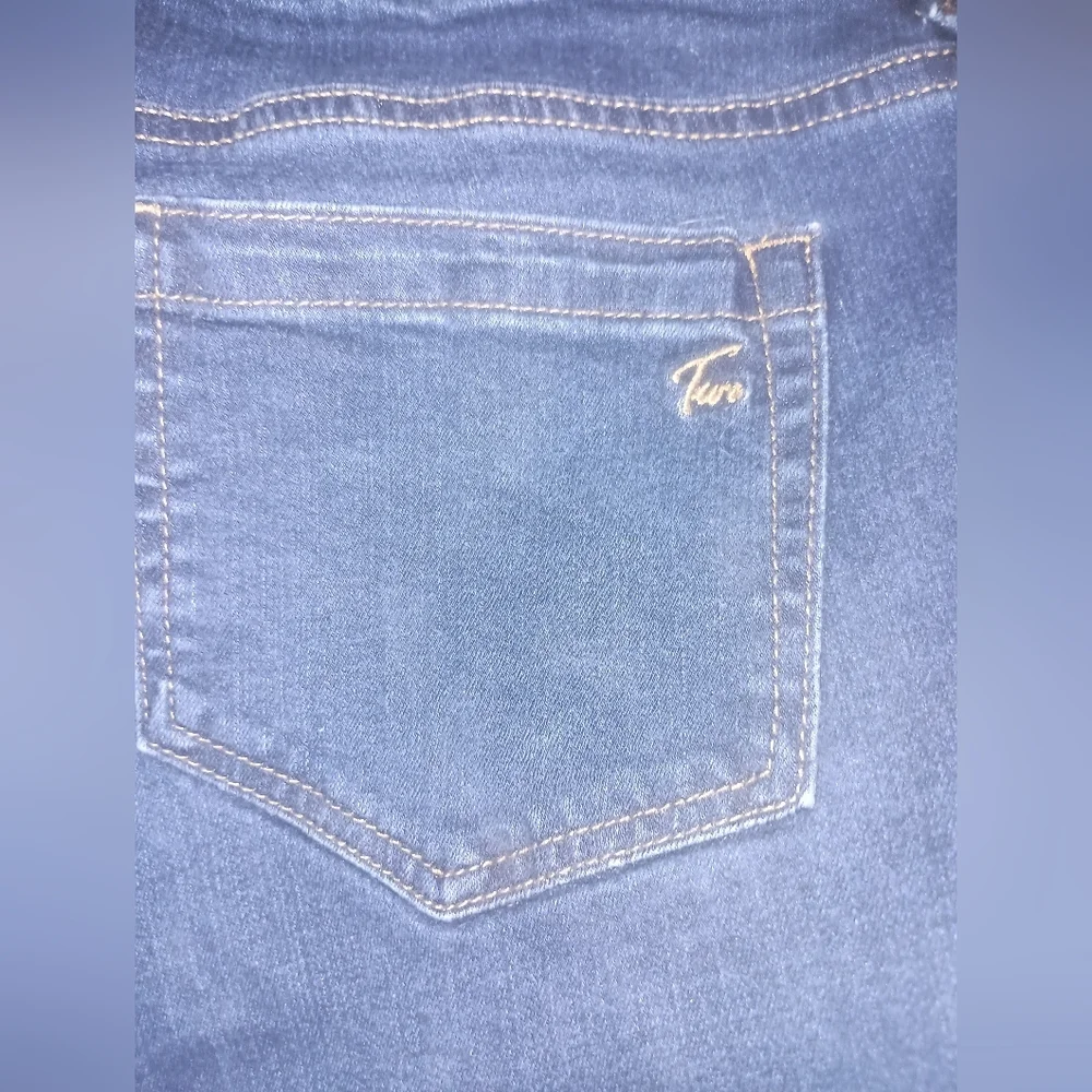 Women's Two by Vince Camuto Dark Wash Denim Skinny Jeans, Size 29 (8) - Picture 4 of 5